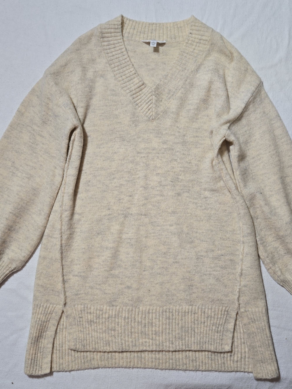 Time and Tru Cream V-Neck Women's Sweater